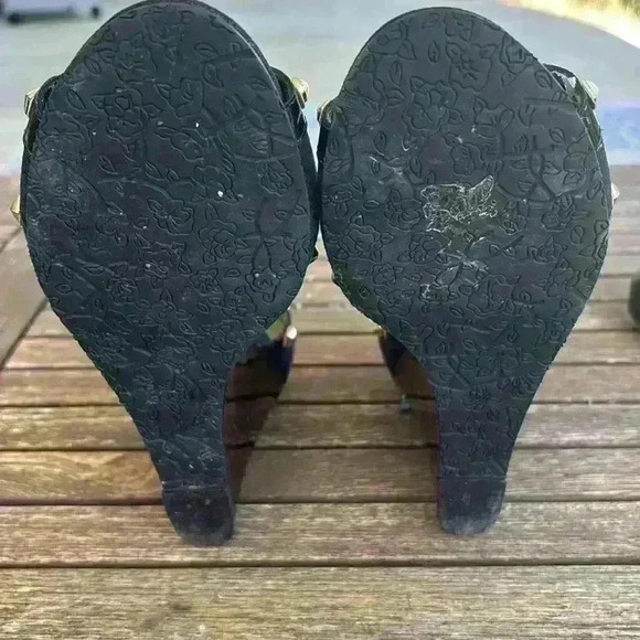 Betsey Johnson Betseyville wedge heels size 9.5 M- heel height 4” - Picture 11 of 12